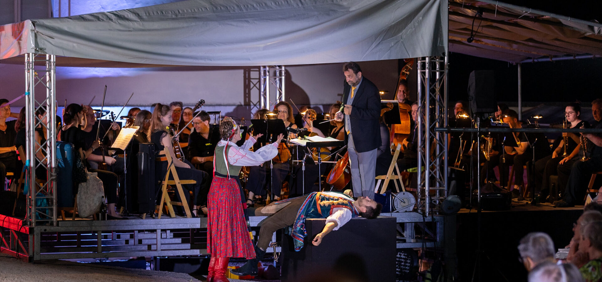 Polnische Hochzeit | Casimir betrunken beim Dirigenten